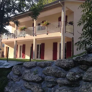 Couette-café De Servant Roulottes Et D'hôtes, Auberives-en-Royans